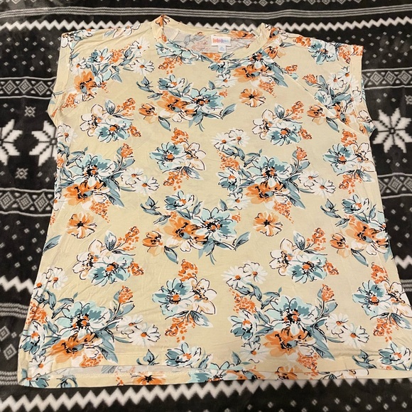 LuLaRoe Tops - LuLaRoe Floral Ashley Raglan Tee